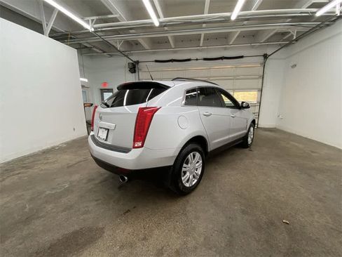 Used 2011 Cadillac SRX 2WD image 6