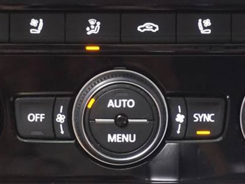 Used 2020 Volkswagen Jetta SEL Premium FWD image 14