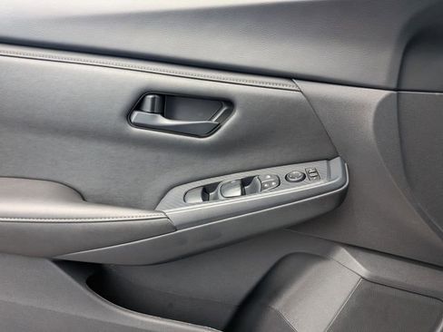 Used 2024 Nissan Sentra S FWD image 25