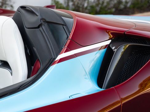 Used 2024 Ferrari SF90 Spider image 38