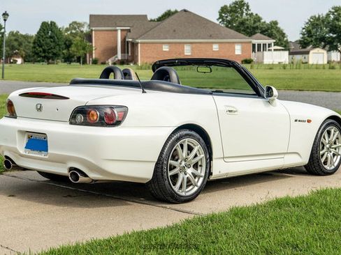 Used 2004 Honda S2000 image 8