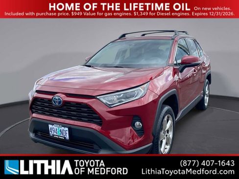 Certified 2021 Toyota RAV4 XLE Premium AWD/4WD image 1