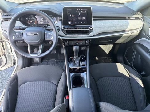 Used 2025 Jeep Compass Sport AWD/4WD image 15
