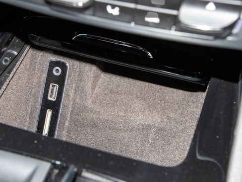 Used 2019 Maserati Levante image 25