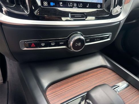 Used 2024 Volvo S60 B5 Plus image 26