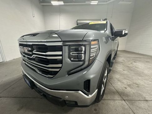 Used 2023 GMC Sierra 1500 SLT w/ SLT Premium Plus Package AWD/4WD image 11