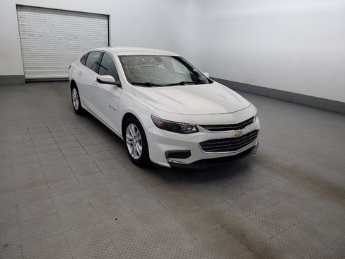 Used 2017 Chevrolet Malibu LT FWD image 13