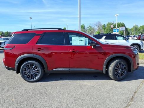 New 2026 Nissan Pathfinder SL AWD/4WD image 2