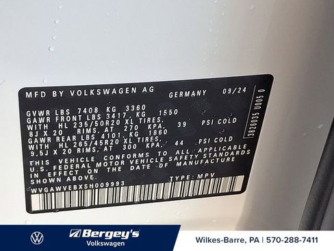New 2025 Volkswagen ID. Buzz Pro S RWD image 26