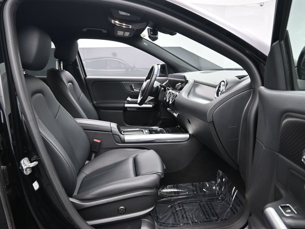 Used 2025 Mercedes-Benz GLA 250 4MATIC image 29