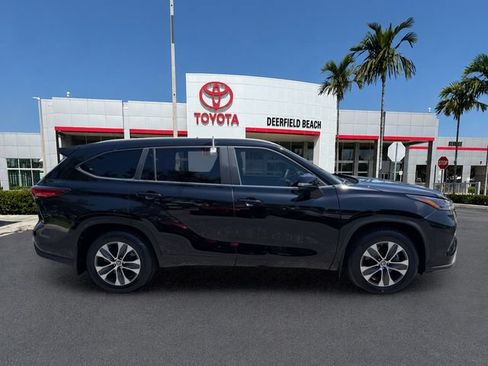 Used 2023 Toyota Highlander XLE FWD image 8