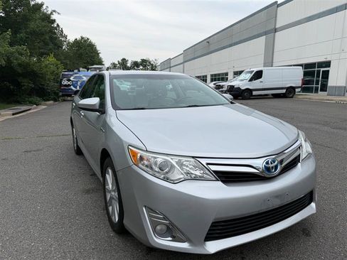 Used 2012 Toyota Camry XLE w/ Leather Pkg FWD image 12