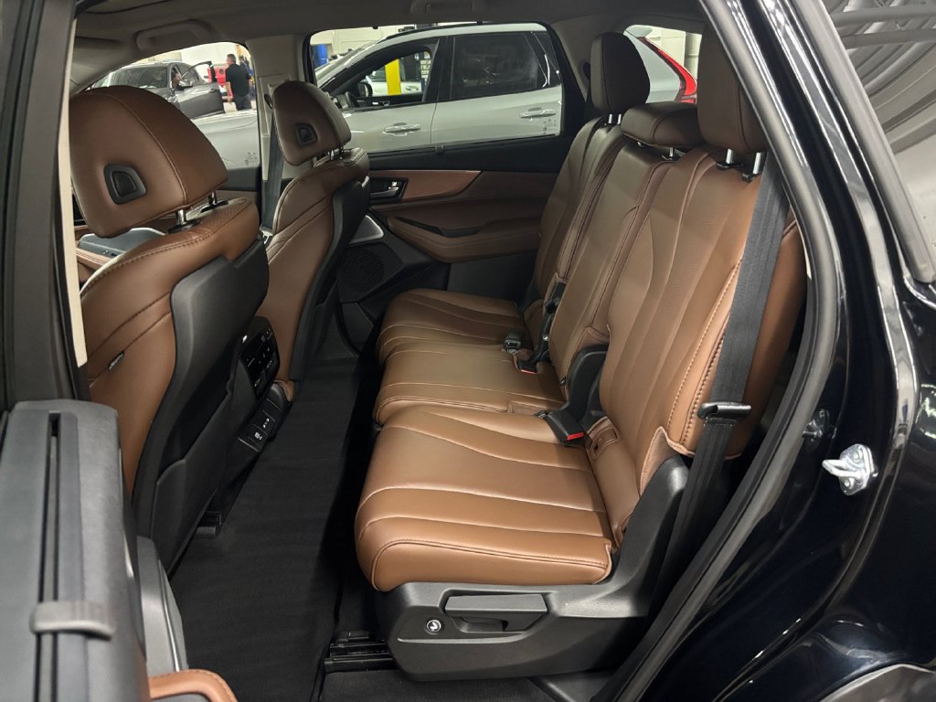 Certified 2025 Acura MDX w/ Technology Package AWD/4WD image 14