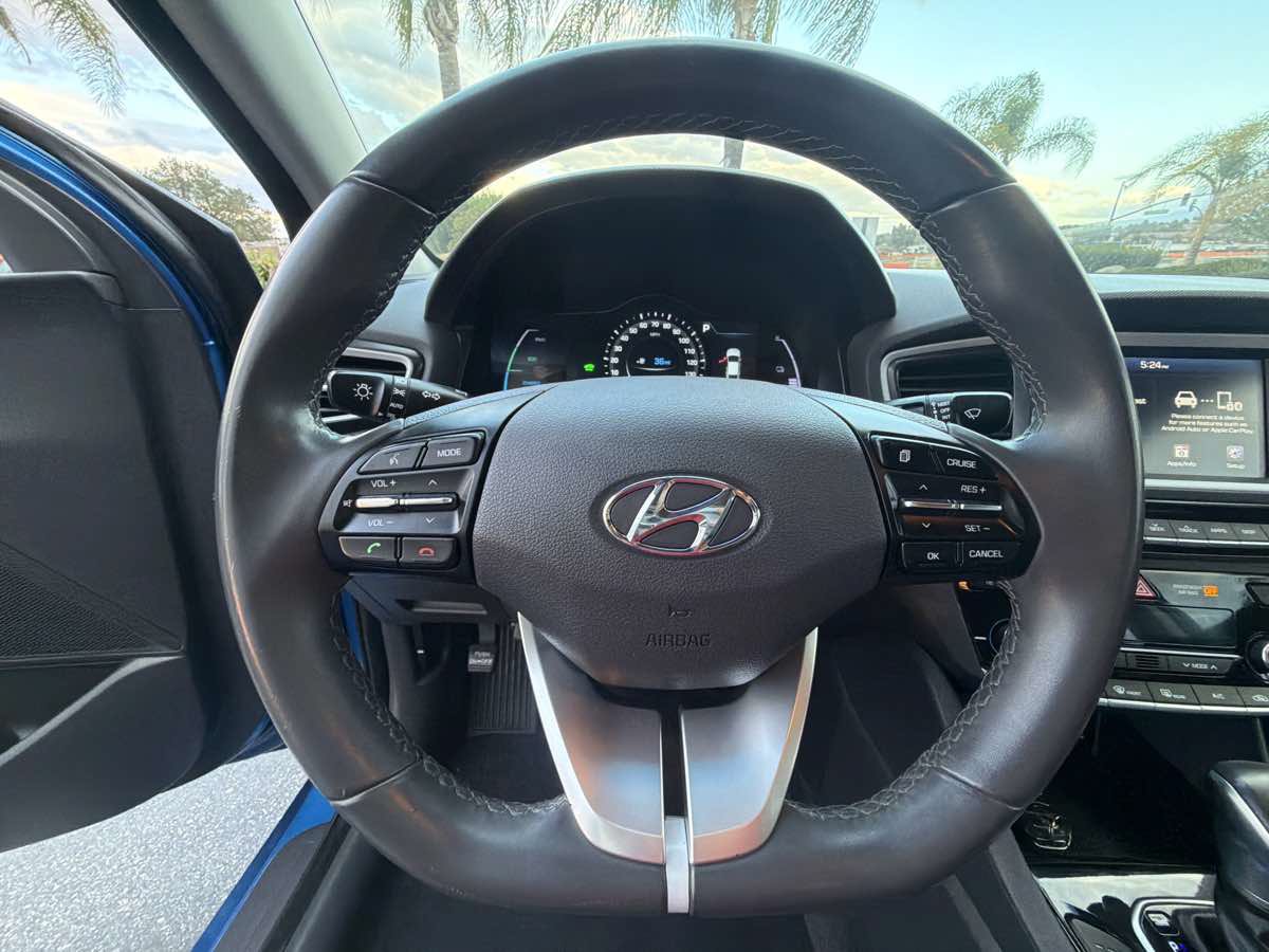 Used 2017 Hyundai Ioniq SEL FWD image 29
