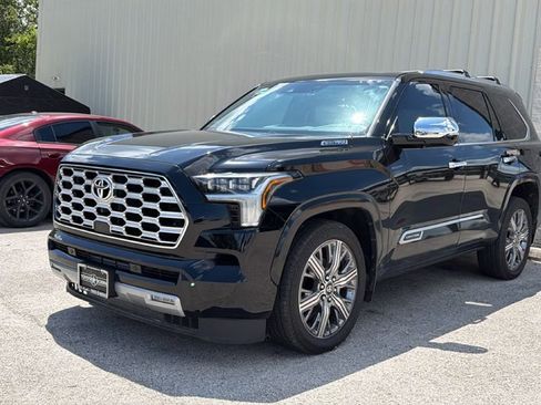 Used 2025 Toyota Sequoia Capstone AWD/4WD image 21