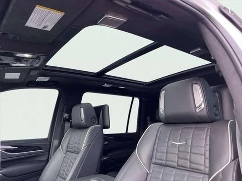 Used 2023 Cadillac Escalade ESV V w/ LPO, ONYX Package image 22