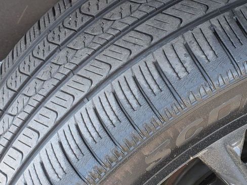 Used 2020 Cadillac Escalade Platinum image 11