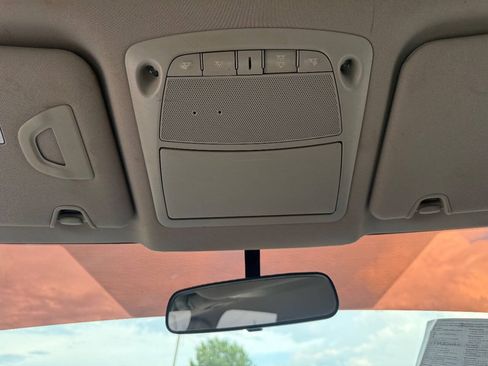 Used 2017 Nissan Rogue SV FWD image 21