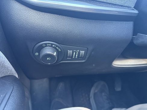 Used 2023 Jeep Compass Latitude w/ Convenience Group image 25