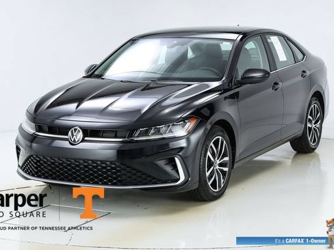 Used 2025 Volkswagen Jetta SE w/ Sunroof Package FWD image 37