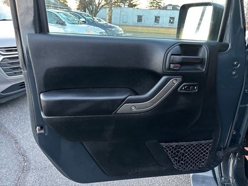 Used 2018 Jeep Wrangler Unlimited Sport S image 15