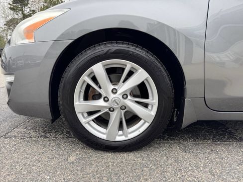 Used 2015 Nissan Altima 2.5 SV w/ Convenience Package FWD image 4