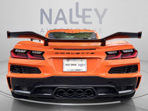 Used 2023 Chevrolet Corvette Z06 w/ Z07 Performance Package RWD image 3