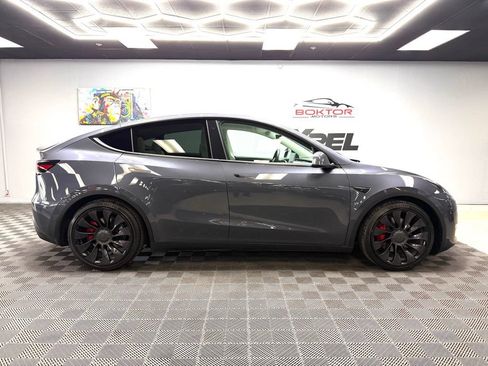 Used 2022 Tesla Model Y Performance AWD/4WD image 17
