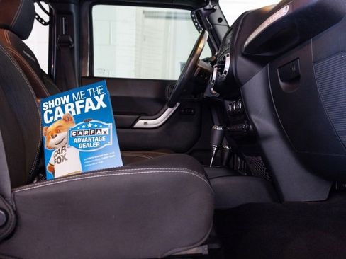 Used 2018 Jeep Wrangler Unlimited Rubicon w/ Cold Weather Group image 5