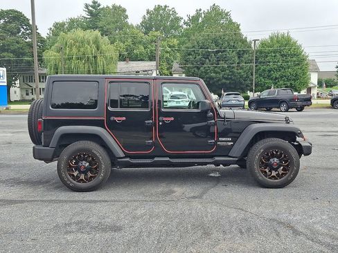 Used 2018 Jeep Wrangler Unlimited Sport S AWD/4WD image 7