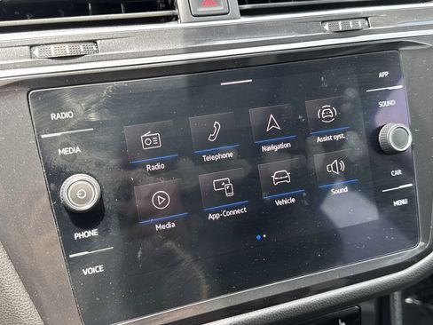 Certified 2022 Volkswagen Tiguan SE w/ Panoramic Sunroof Package FWD image 26