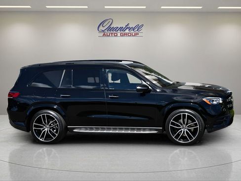 Used 2023 Mercedes-Benz GLS 580 4MATIC image 3