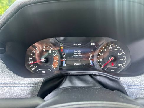 Used 2024 Jeep Compass Latitude AWD/4WD image 21