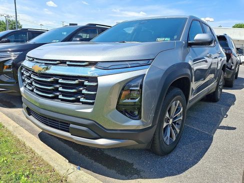 New 2026 Chevrolet Equinox LT w/ Convenience Package II AWD/4WD image 2