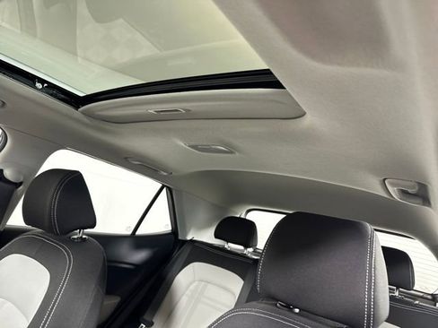 Certified 2023 Hyundai Venue SEL image 12