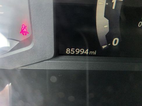 Used 2024 Toyota Tacoma SR image 16