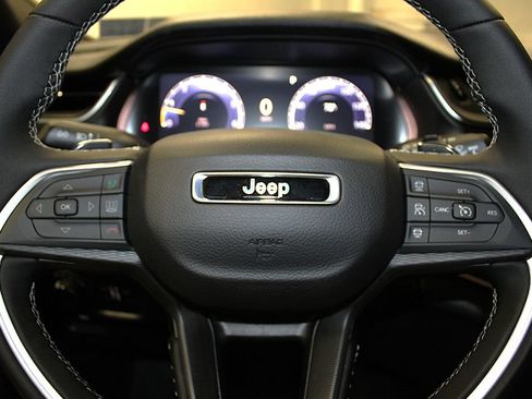 New 2026 Jeep Grand Cherokee Laredo X AWD/4WD image 11