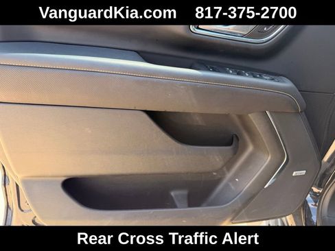 Used 2023 GMC Yukon SLT AWD/4WD image 17