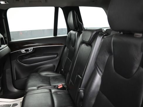 Used 2018 Volvo XC90 T6 Momentum w/ Convenience Package image 17