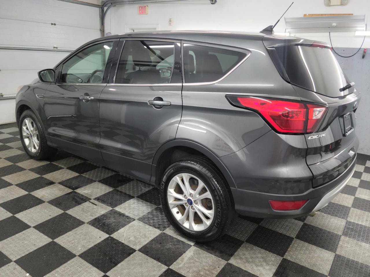 Used 2019 Ford Escape SE AWD/4WD image 3
