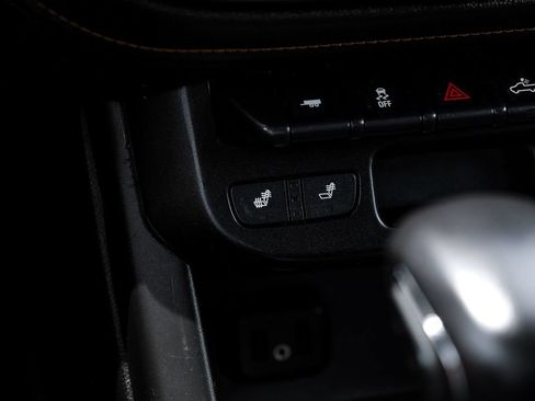 Used 2022 GMC Canyon AT4 AWD/4WD image 18