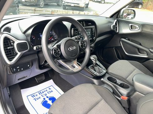Used 2020 Kia Soul S FWD image 16