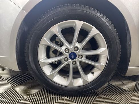 Used 2019 Ford Fusion SE image 10