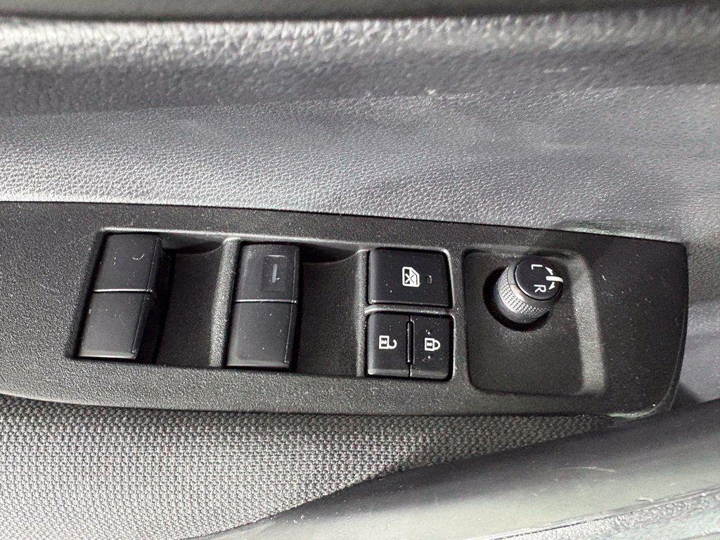 Used 2022 Toyota Corolla LE FWD image 16