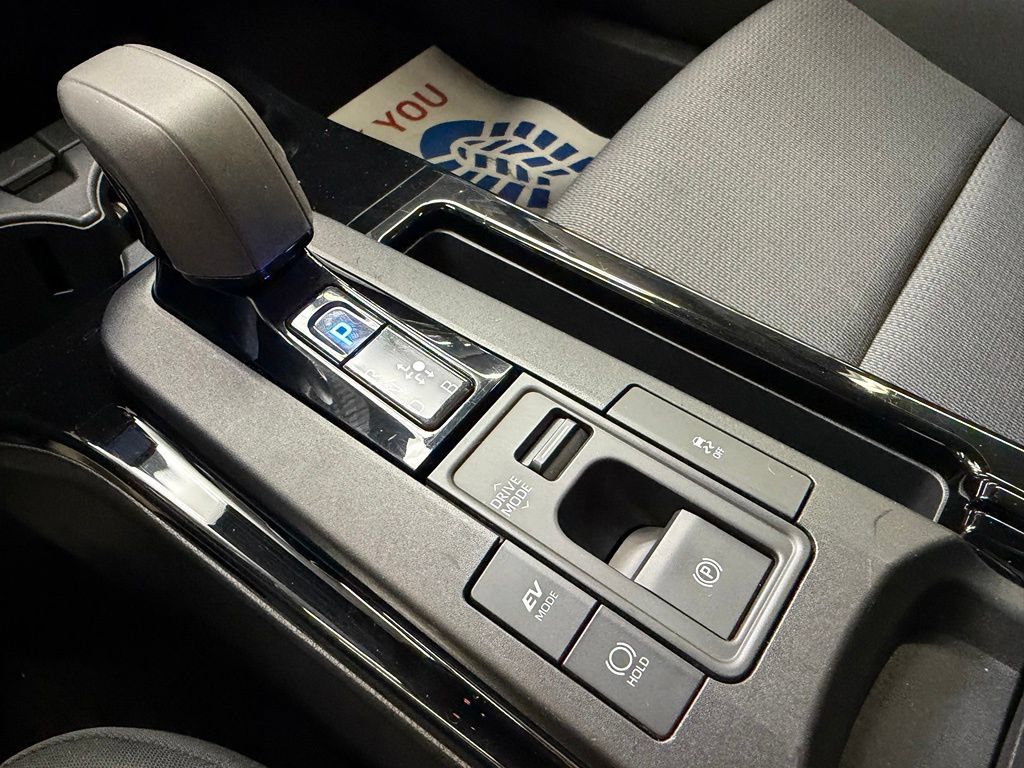 Used 2025 Toyota Prius LE FWD image 23