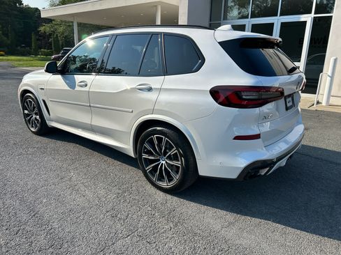 Used 2022 BMW X5 xDrive45e w/ M Sport Package AWD/4WD image 3