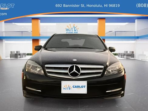 Used 2011 Mercedes-Benz C 300 Sedan w/ Dynamic Handling Pkg image 4