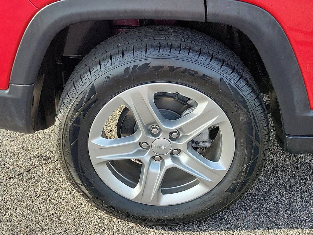 Used 2024 Jeep Compass Latitude AWD/4WD image 7