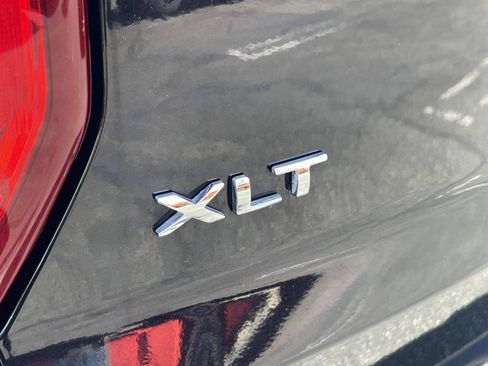 Used 2019 Ford Explorer XLT w/ Equipment Group 201A FWD image 6