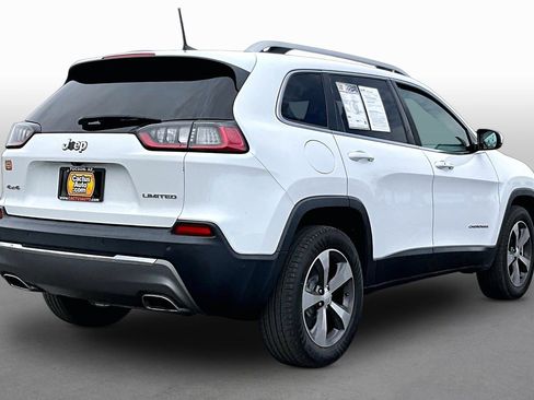 Used 2019 Jeep Cherokee Limited w/ Luxury Group AWD/4WD image 2